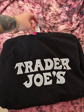 black Trader Joe's sweatshirt M